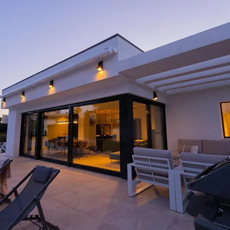 Villa Nautilus By Abahana